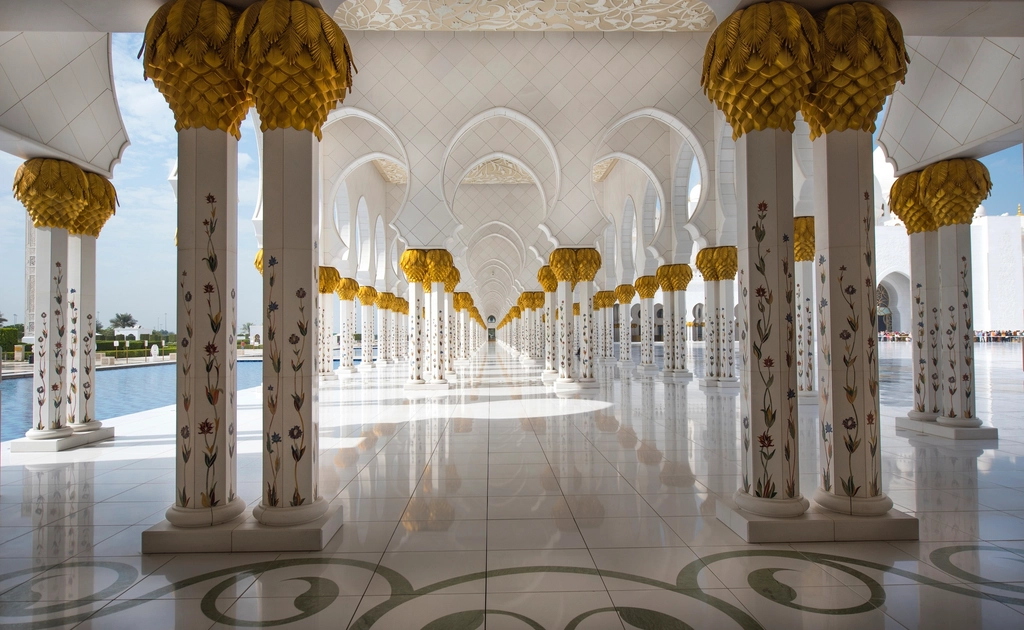 Colonnade of the Sheikh Zayed Grand Mosque