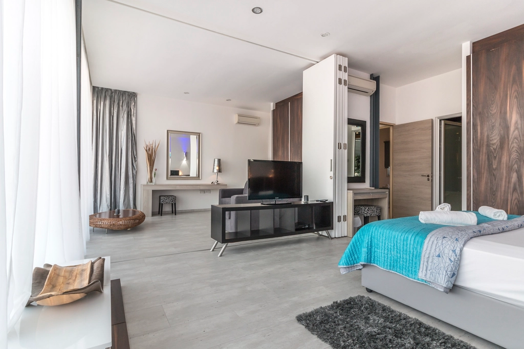 Representative 4 Star room, Singapore